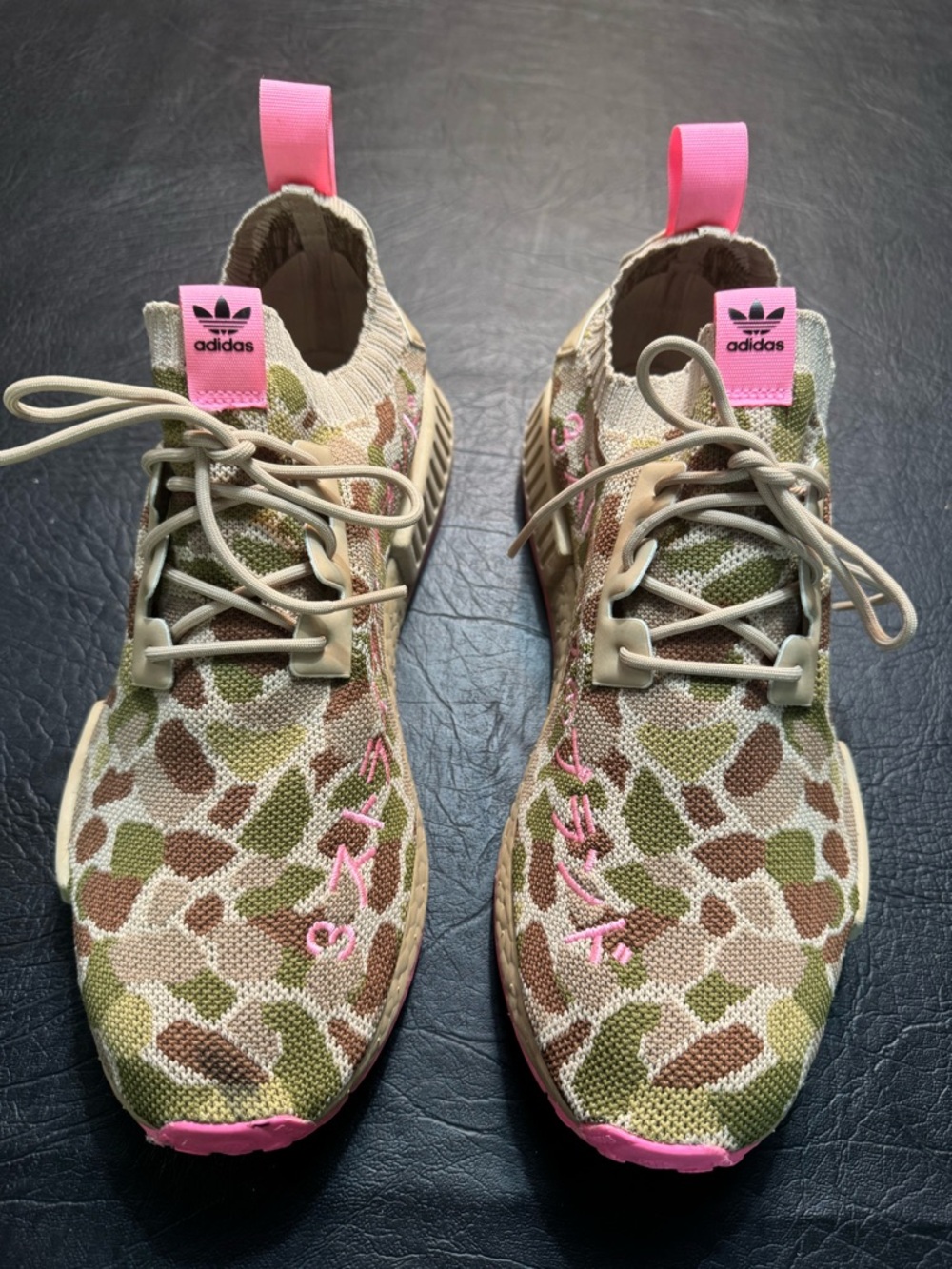 Adidas NMD R1 Primeknit Camo Pink Japanese Text Sneakers Men’s 10.5 / Women’s 12